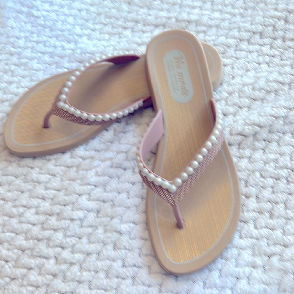 Size 7 beige sandals